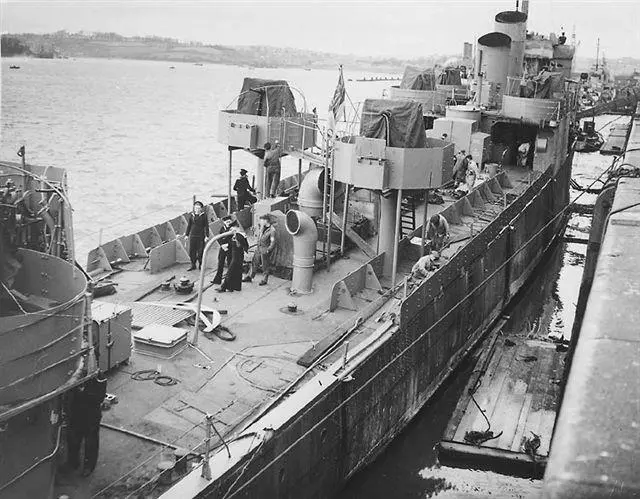 HMS campbeltown being converted